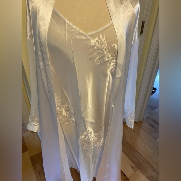 Val mode slip nightgown with matching robe new with tags 3x - Picture 2 of 7